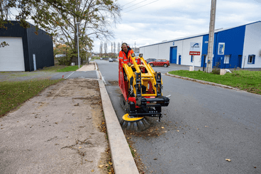 Transport - Porte outils, porte engins - Porte-outils sur chenilles ERKULE