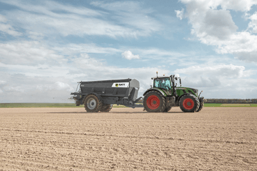 Fertilisation, épandage - Epandeurs pour amendenement - Distributeur traîné d'engrais et d'amendements hydraulique XT H